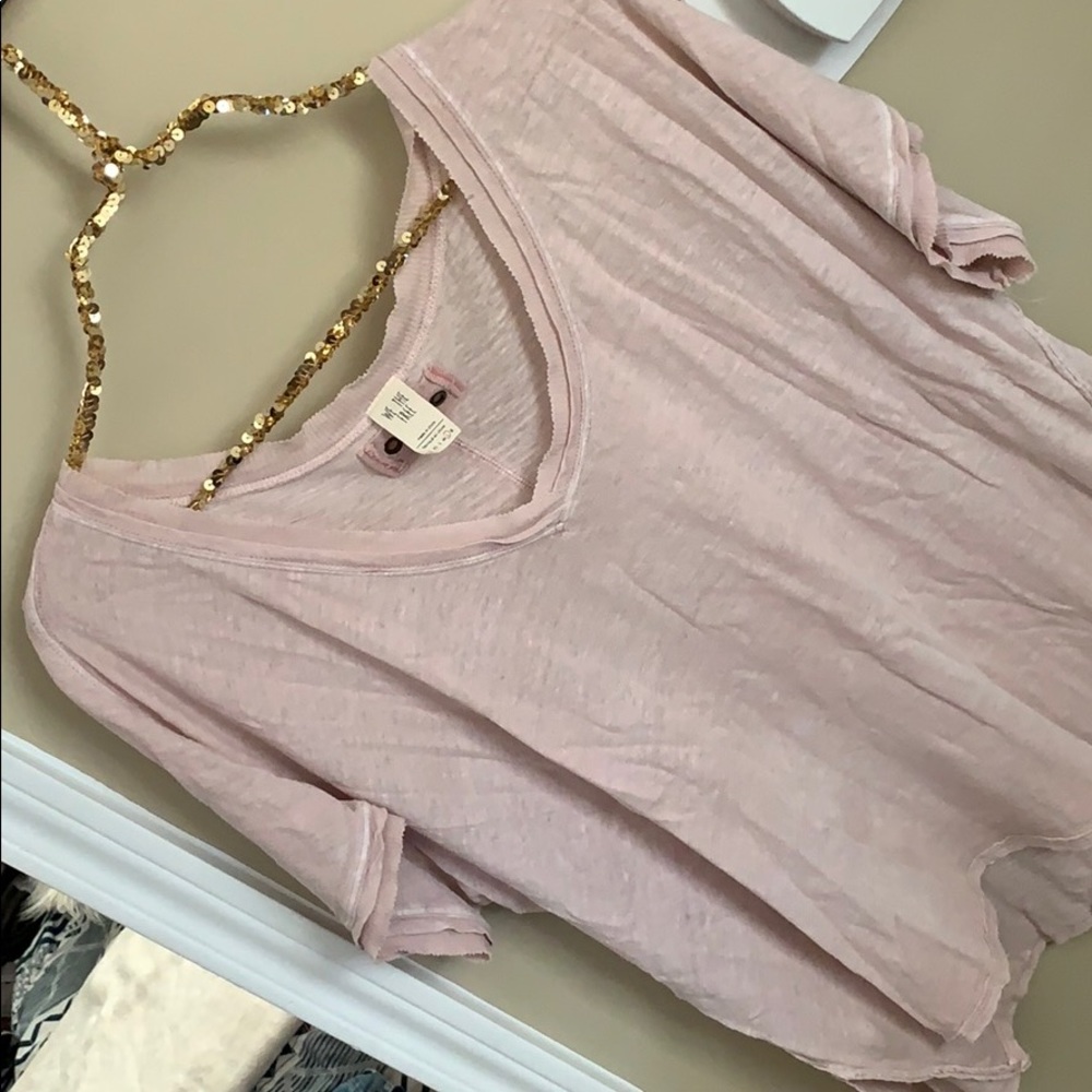 WE THE FREE // FREE PEOPLE V-NECK LINEN TEE